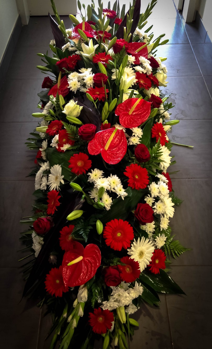 Dessus de cerceuil rouge